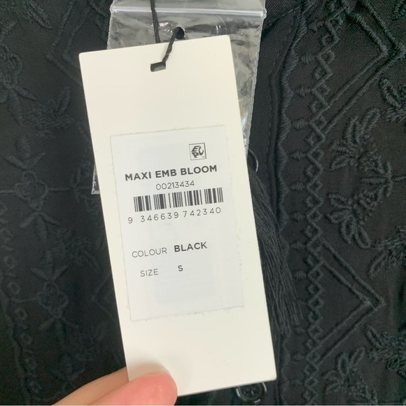 Starling Reine black embroidered bloom LS maxi dress - Picture 5 of 10